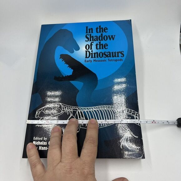 IN THE SHADOW OF THE DINOSAURS: EARLY MESOZOIC TETRAPODS By Nicholas C. Fraser - Picture 3 of 12